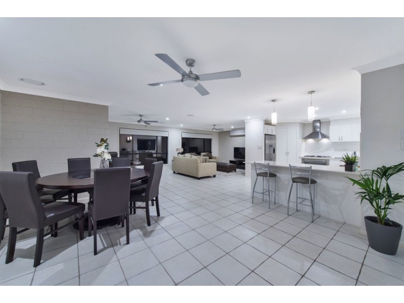 23 John Dalley Drive, Helensvale QLD 4212