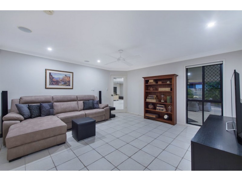 23 John Dalley Drive, Helensvale QLD 4212