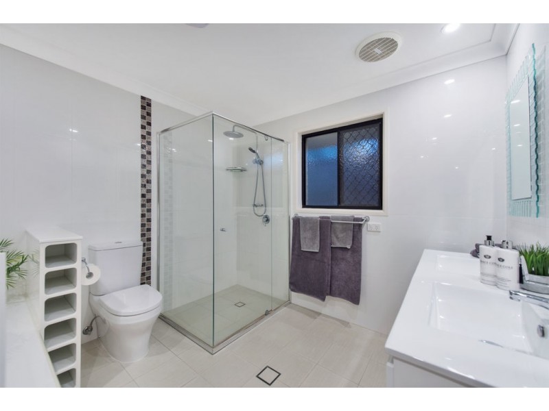 23 John Dalley Drive, Helensvale QLD 4212