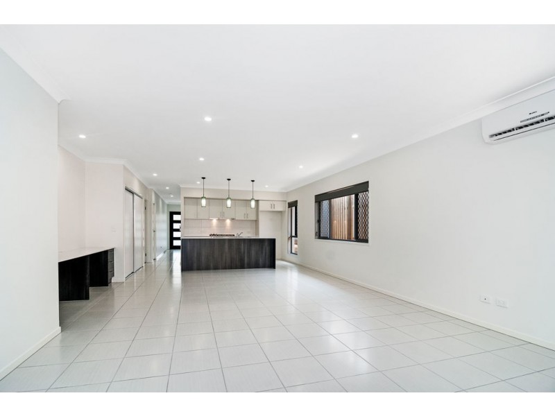 9 Cudmore Street, Pimpama QLD 4209
