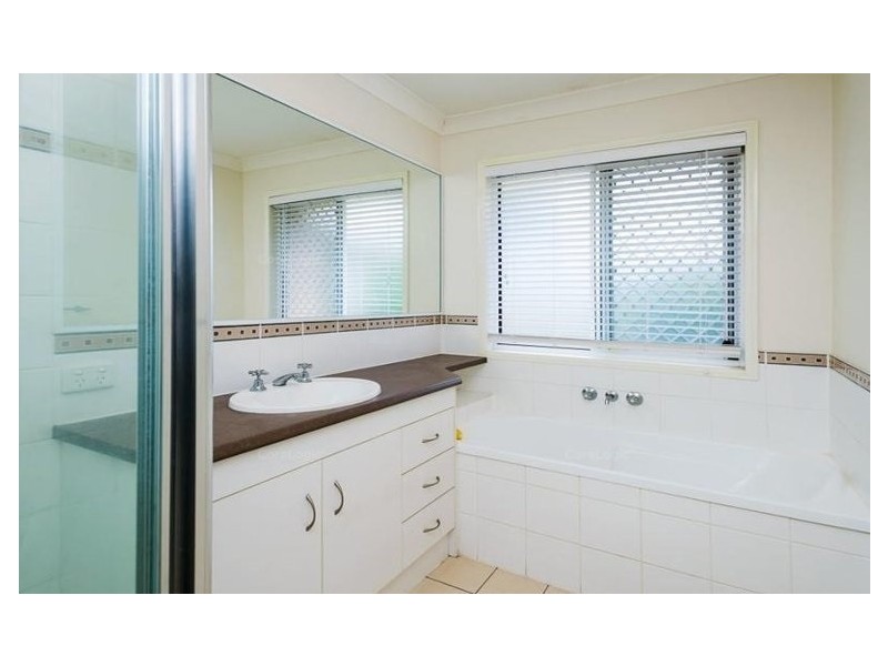 1/1 Schmarr Avenue, Upper Coomera QLD 4209