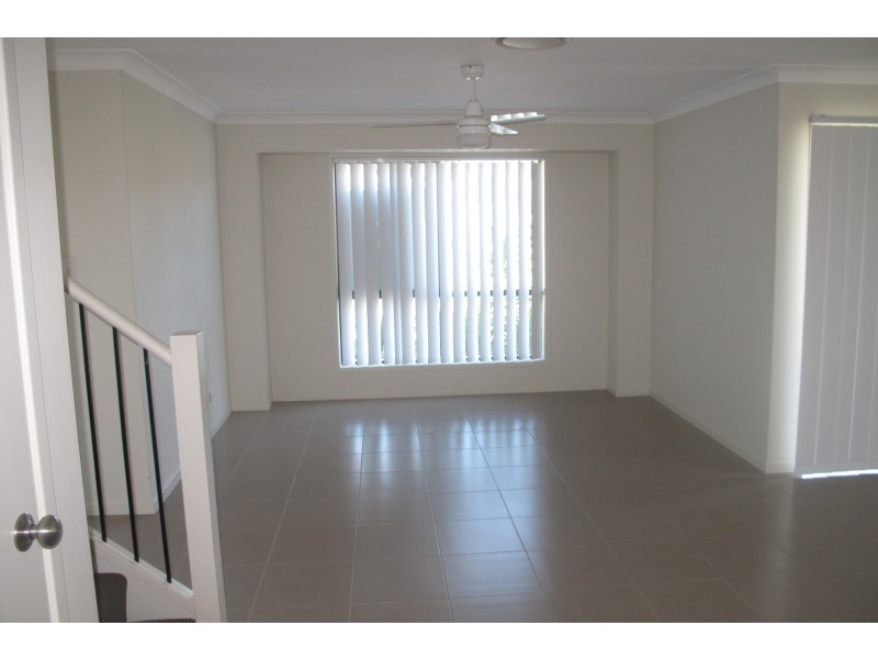 4A Charles Avenue, Pimpama QLD 4209