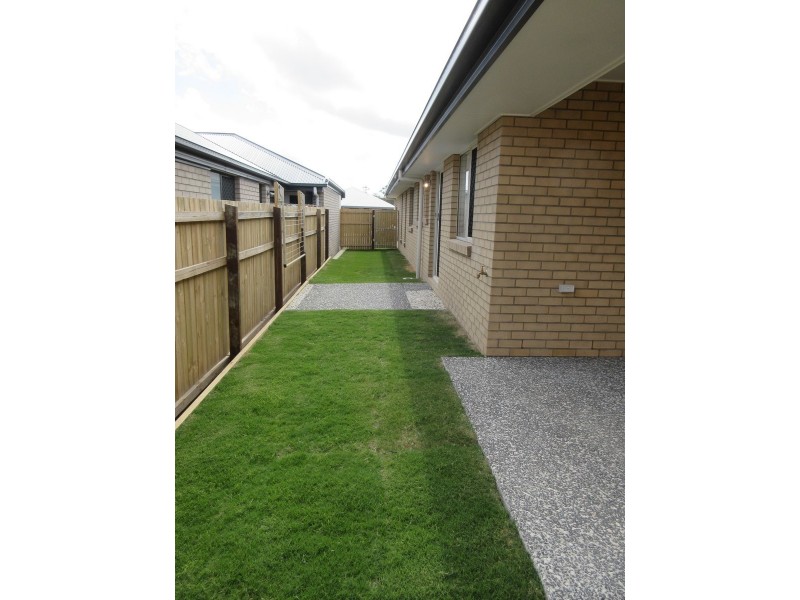 24 Augusta Boulevard, Pimpama QLD 4209