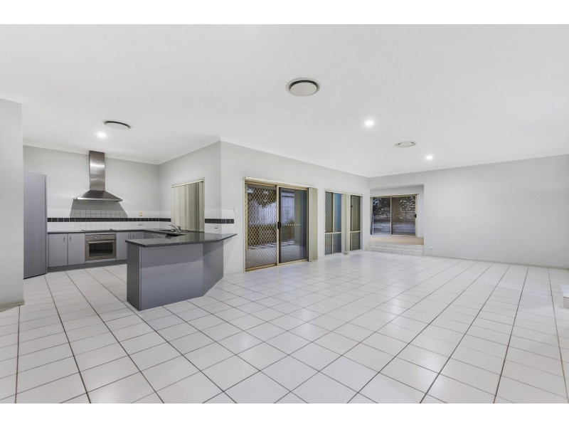 8 Starush Court, Upper Coomera QLD 4209
