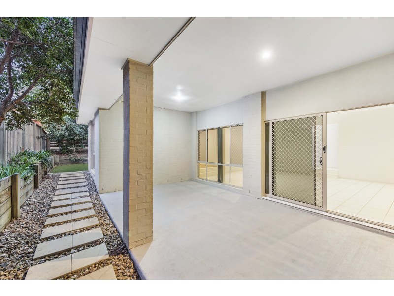 8 Starush Court, Upper Coomera QLD 4209