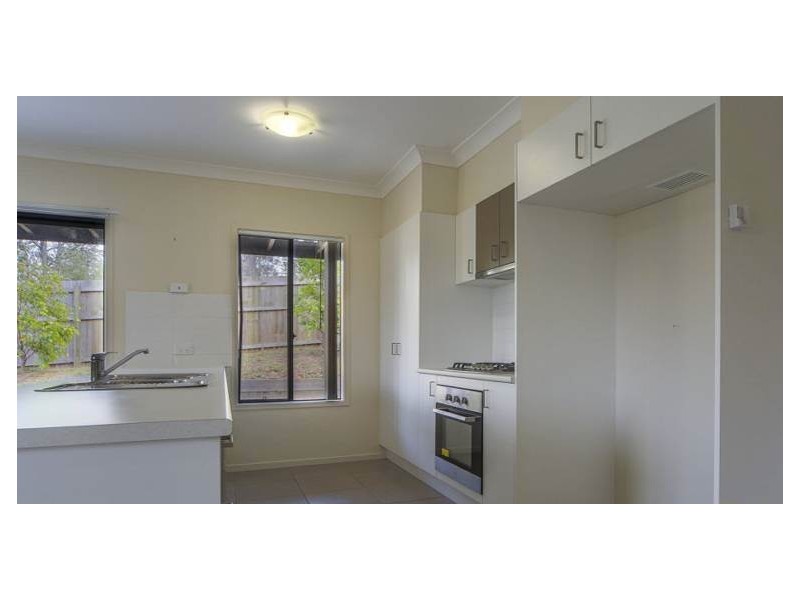 2/2 Kelly Avenue, Coomera QLD 4209