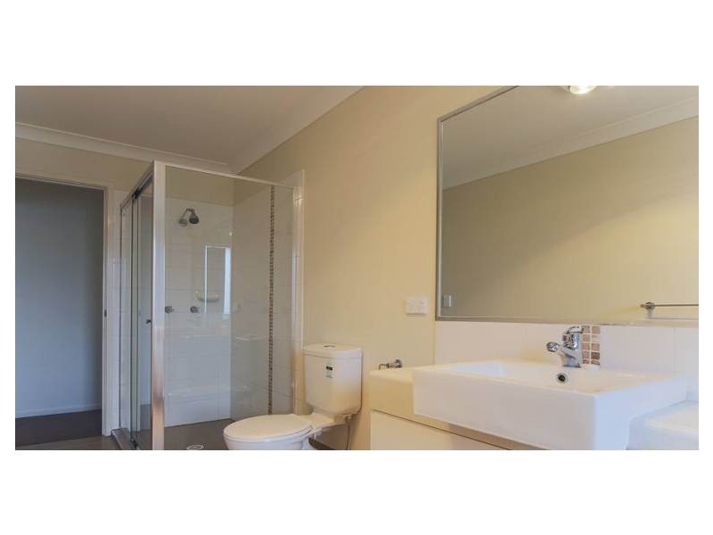 2/2 Kelly Avenue, Coomera QLD 4209