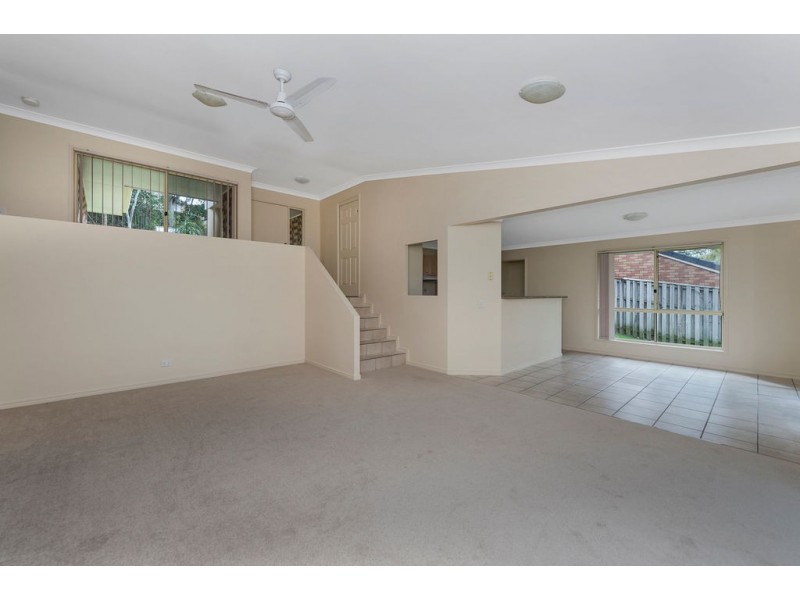 16 Bounty Way, Pacific Pines QLD 4211