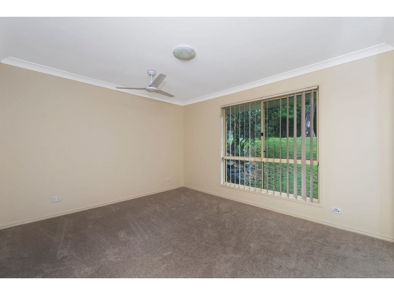 16 Bounty Way, Pacific Pines QLD 4211