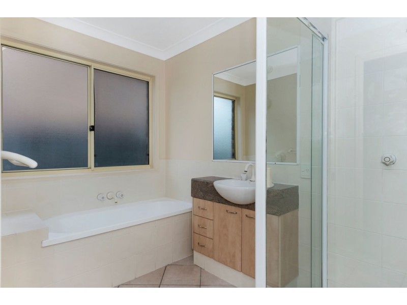 16 Bounty Way, Pacific Pines QLD 4211