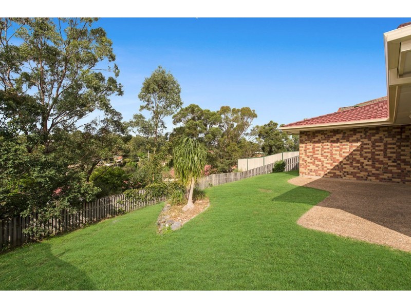 16 Bounty Way, Pacific Pines QLD 4211