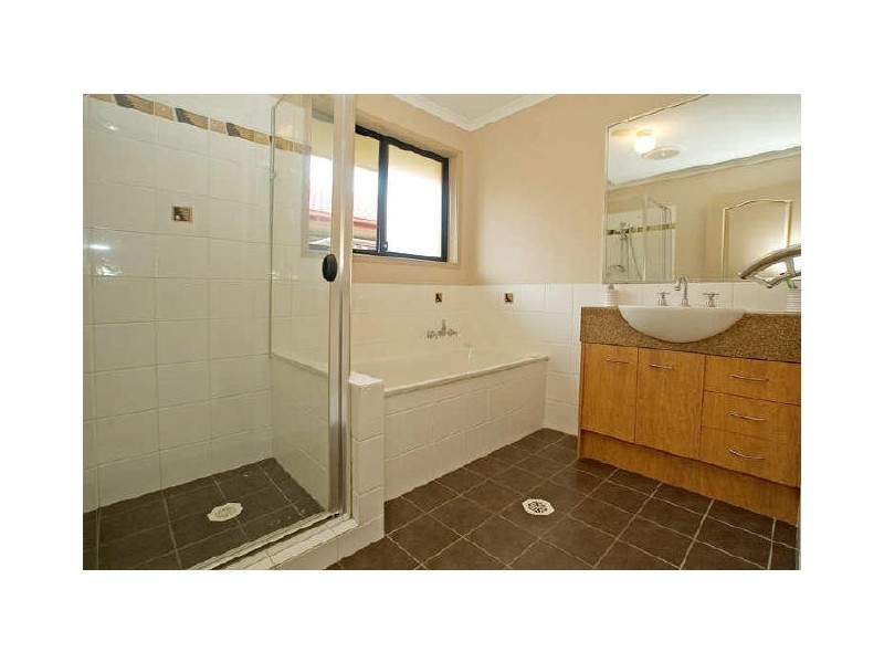 9 Essen Place, Oxenford QLD 4210