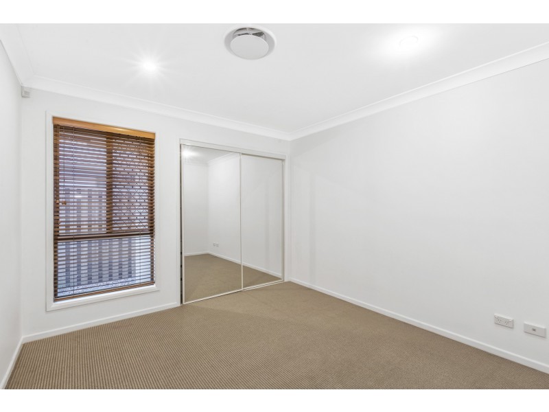 52 Regatta Avenue, Oxenford QLD 4210