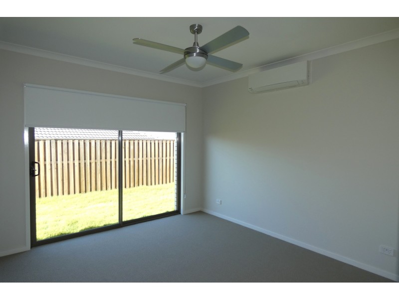 12 Lindeman Circuit, Pimpama QLD 4209