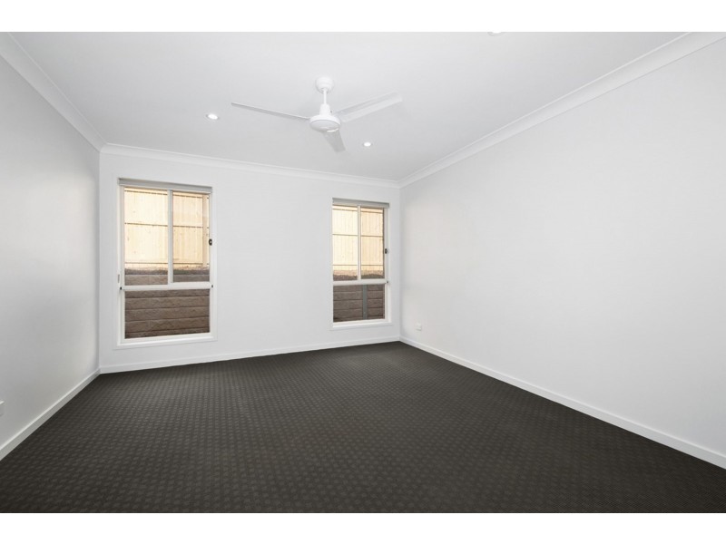 10 Oakwood Street, Pimpama QLD 4209