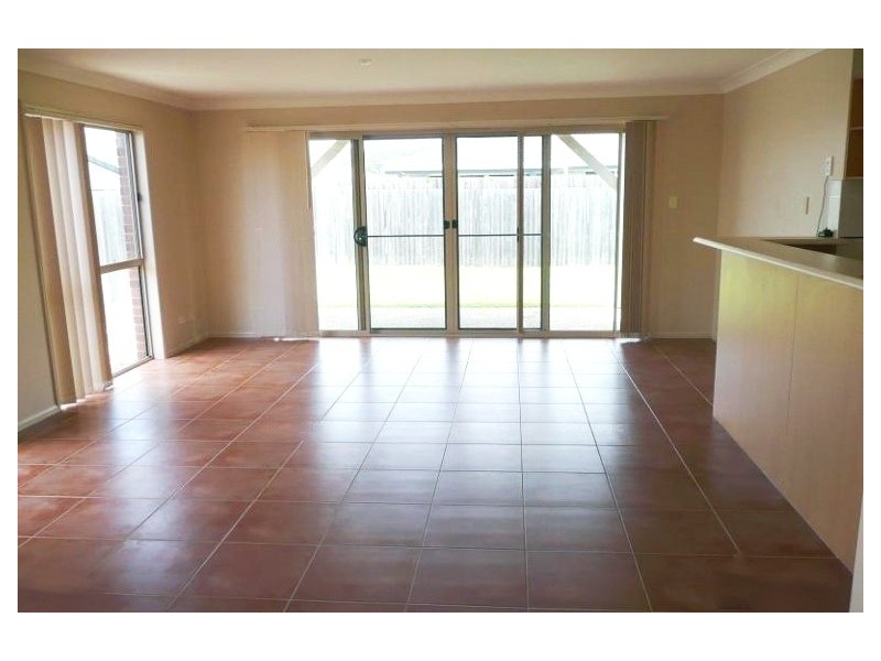 24 Billinghurst Crescent, Upper Coomera QLD 4209