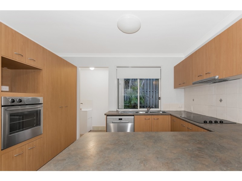 22 Madasin Close, Arundel QLD 4214