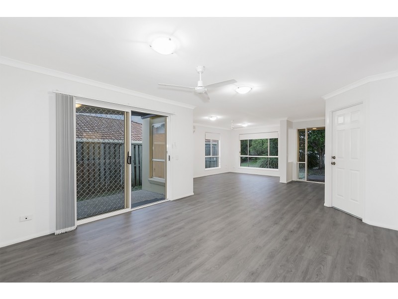 22 Madasin Close, Arundel QLD 4214