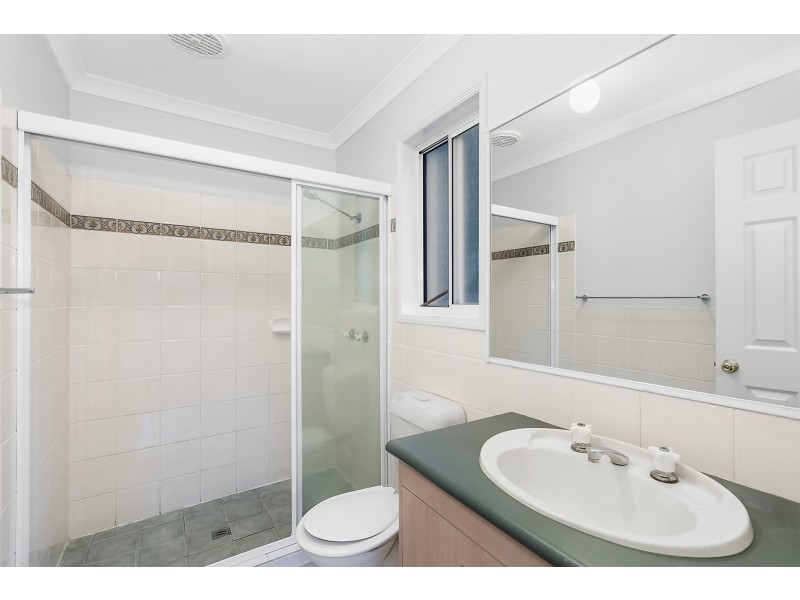 22 Madasin Close, Arundel QLD 4214