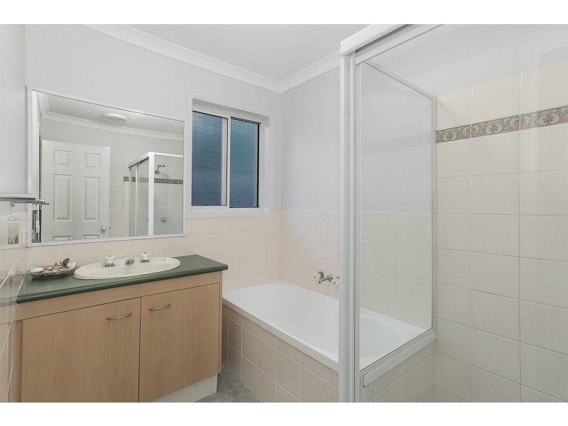 22 Madasin Close, Arundel QLD 4214