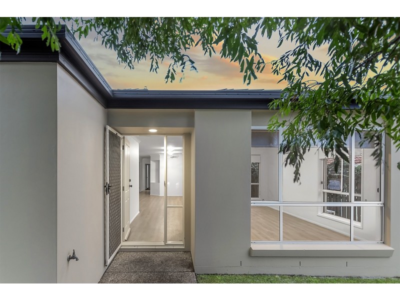 22 Madasin Close, Arundel QLD 4214