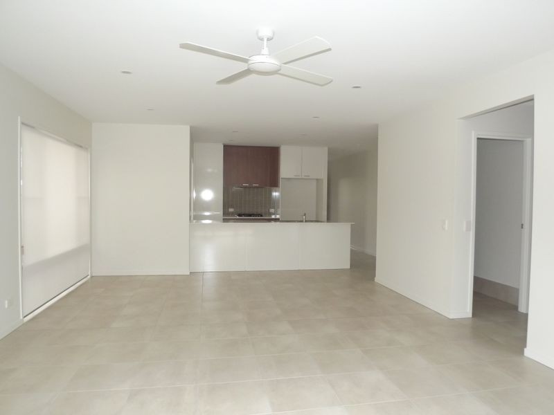 12 Hoop Pine Circuit, Coomera QLD 4209