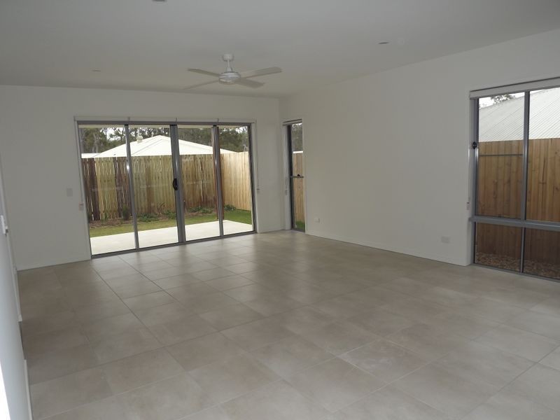 12 Hoop Pine Circuit, Coomera QLD 4209