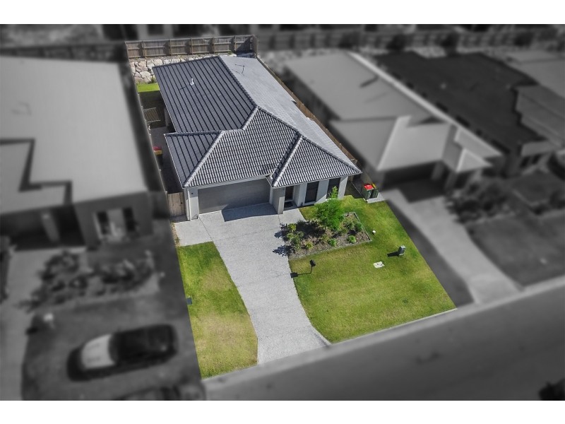 12 Hazel Street, Pimpama QLD 4209