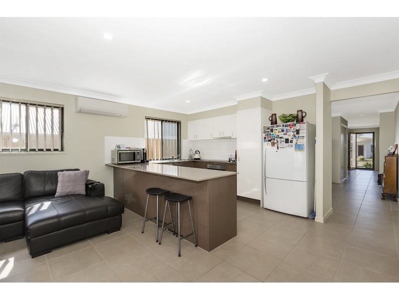 12 Hazel Street, Pimpama QLD 4209