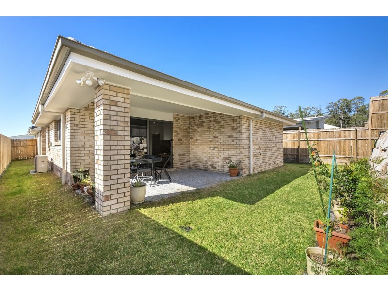 12 Hazel Street, Pimpama QLD 4209