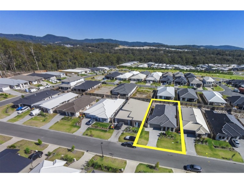 12 Hazel Street, Pimpama QLD 4209