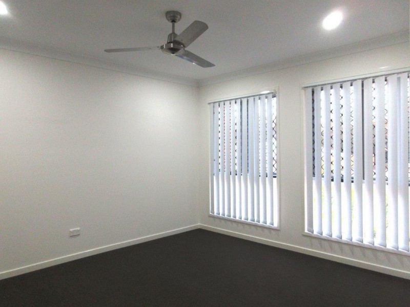 14 Milbrook Crescent, Pimpama QLD 4209