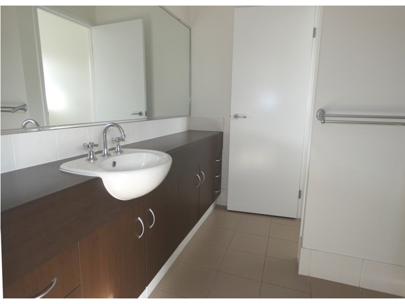 20 Kingsford Drive, Upper Coomera QLD 4209