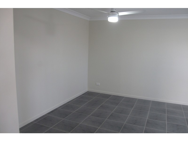 1a John Crescent, Pimpama QLD 4209