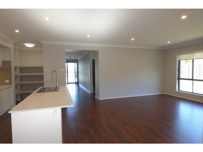 2 Wingham Lane, Upper Coomera QLD 4209