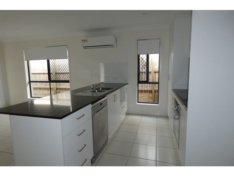 12 Ferngrove Street, Pimpama QLD 4209