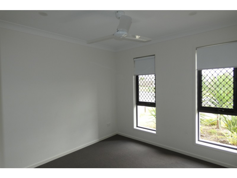 12 Ferngrove Street, Pimpama QLD 4209