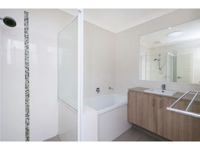 60 Damian Leeding Way, Upper Coomera QLD 4209