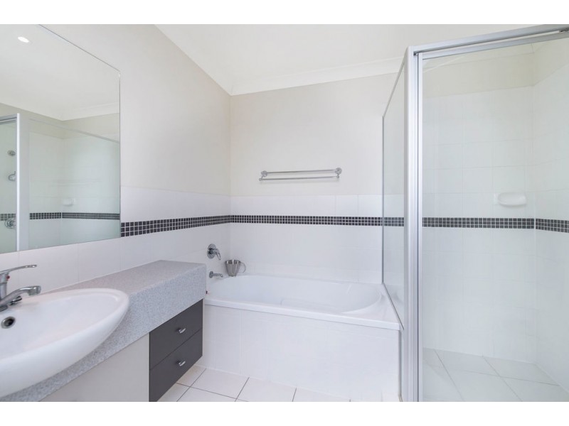 132/66 Heathwood Drive, Upper Coomera QLD 4209