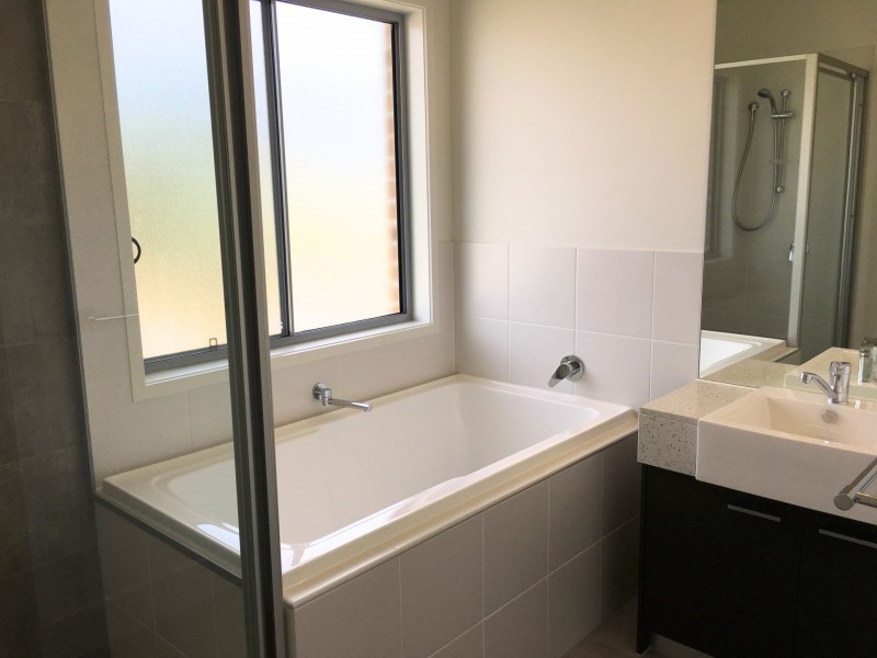 16 Crinum Circuit, Coomera QLD 4209