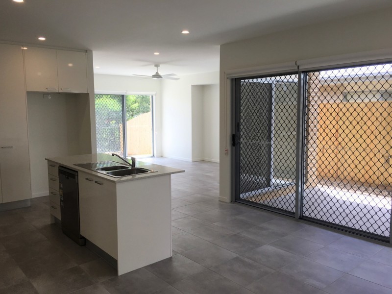 16 Crinum Circuit, Coomera QLD 4209