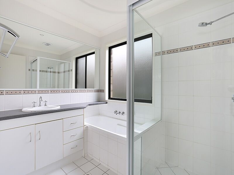 20 Billinghurst Crescent, Upper Coomera QLD 4209
