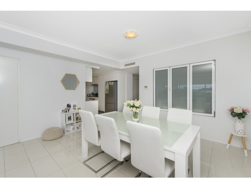 206/3 Compass Drive, Biggera Waters QLD 4216