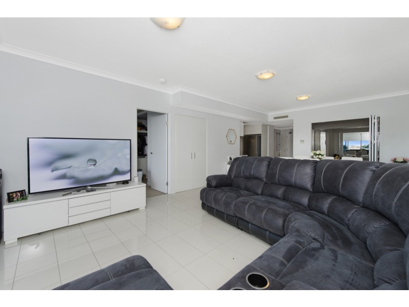206/3 Compass Drive, Biggera Waters QLD 4216