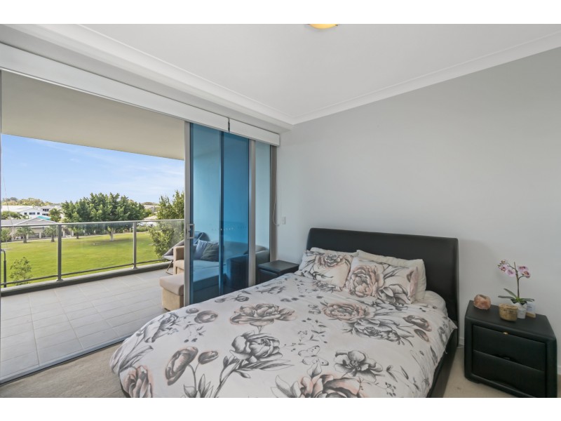 206/3 Compass Drive, Biggera Waters QLD 4216