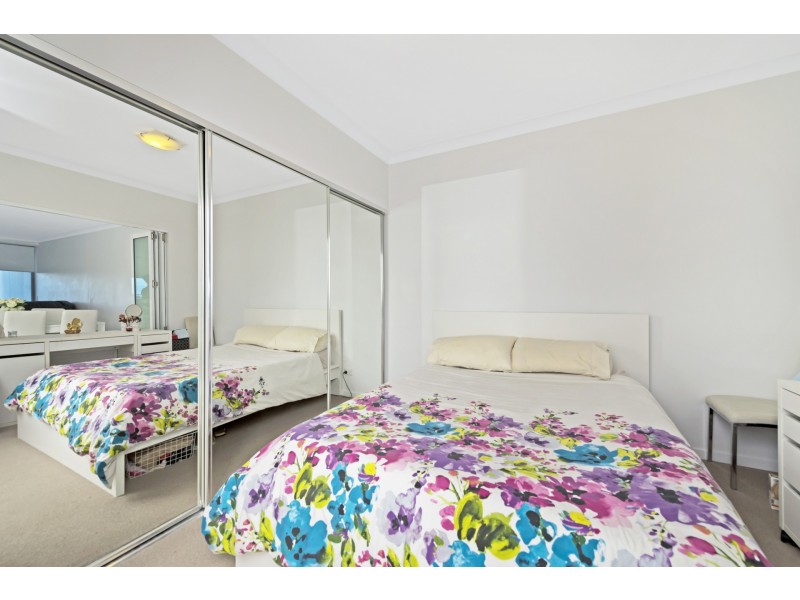 206/3 Compass Drive, Biggera Waters QLD 4216