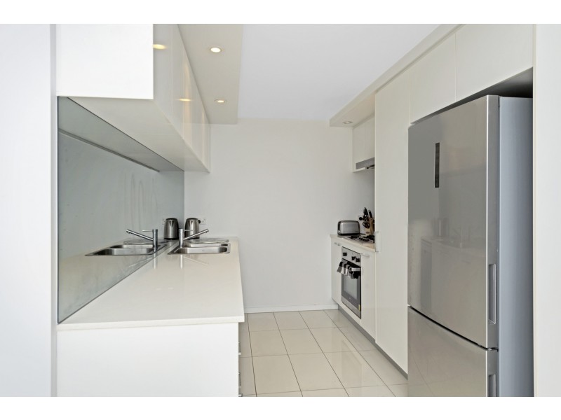 206/3 Compass Drive, Biggera Waters QLD 4216