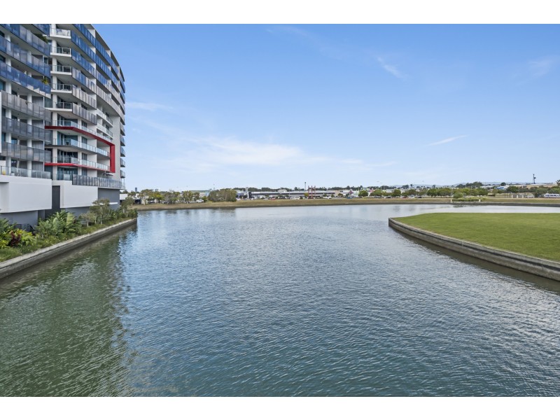 206/3 Compass Drive, Biggera Waters QLD 4216