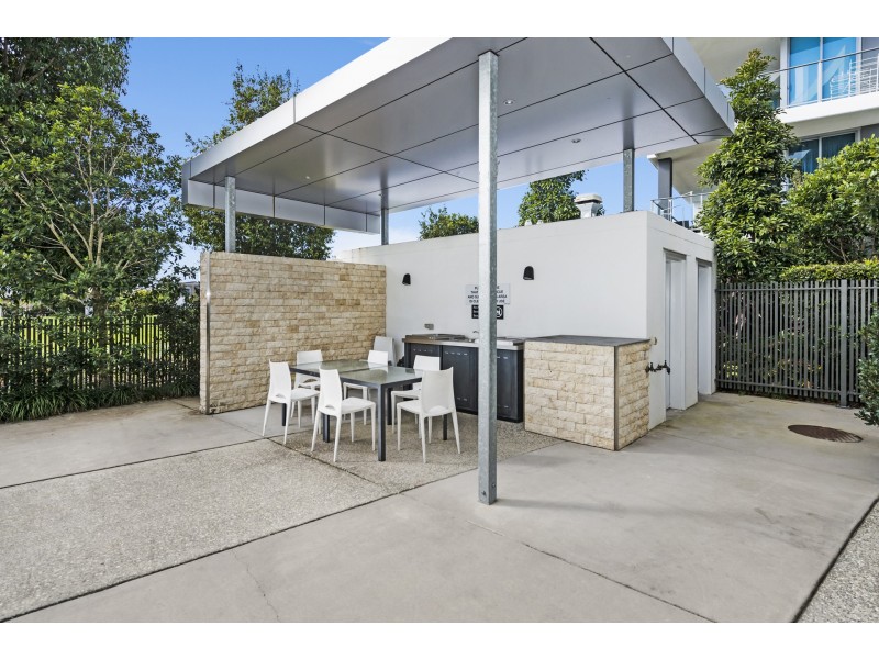 206/3 Compass Drive, Biggera Waters QLD 4216