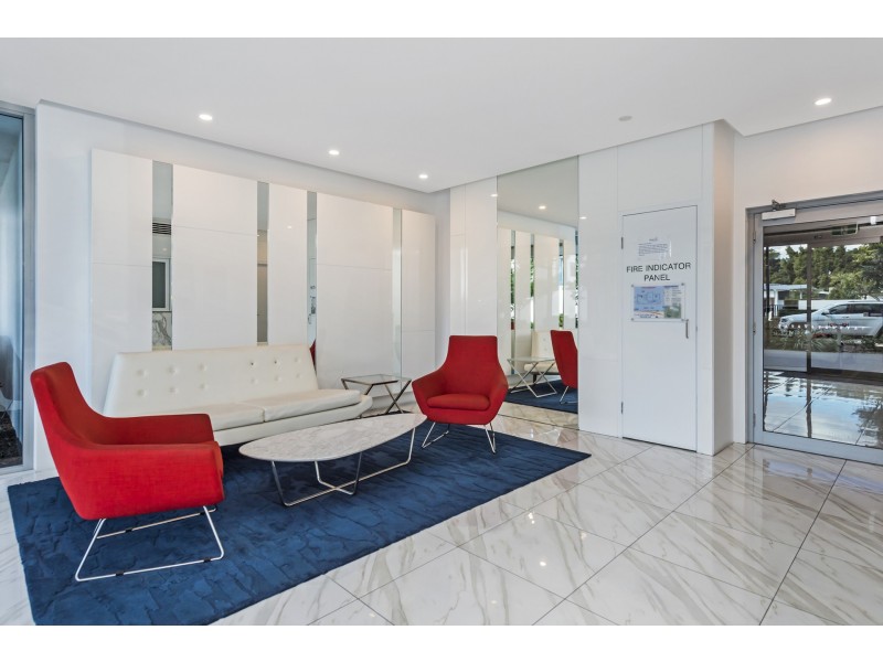 206/3 Compass Drive, Biggera Waters QLD 4216